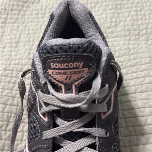 Saucony Women's Gray and Pink Athletic Shoes - Picture 2 of 9